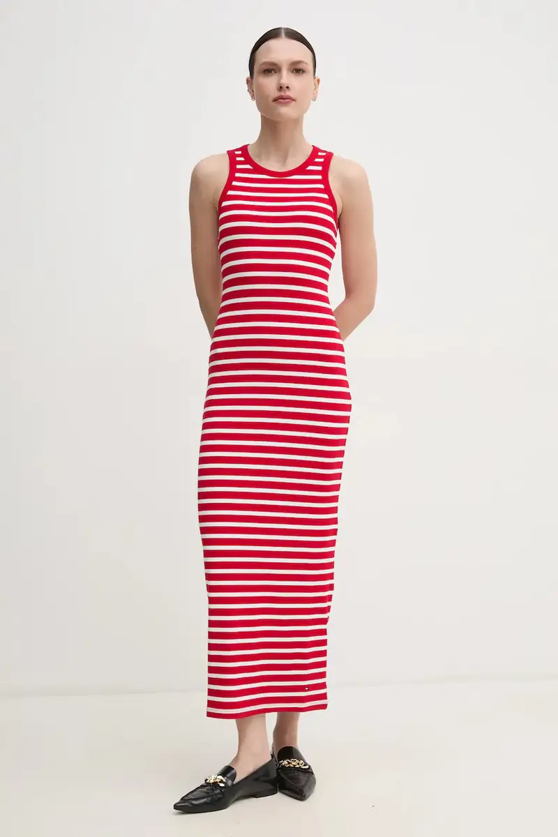 vestito colore rosso