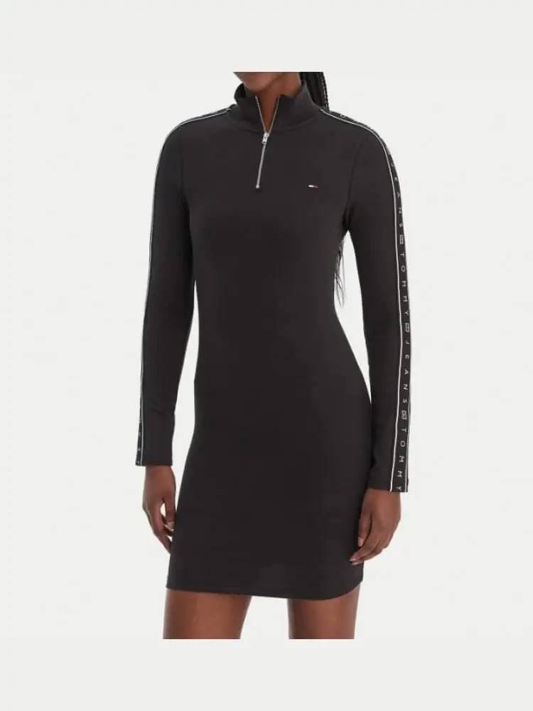 vestito nero aderente con 1/4 zip