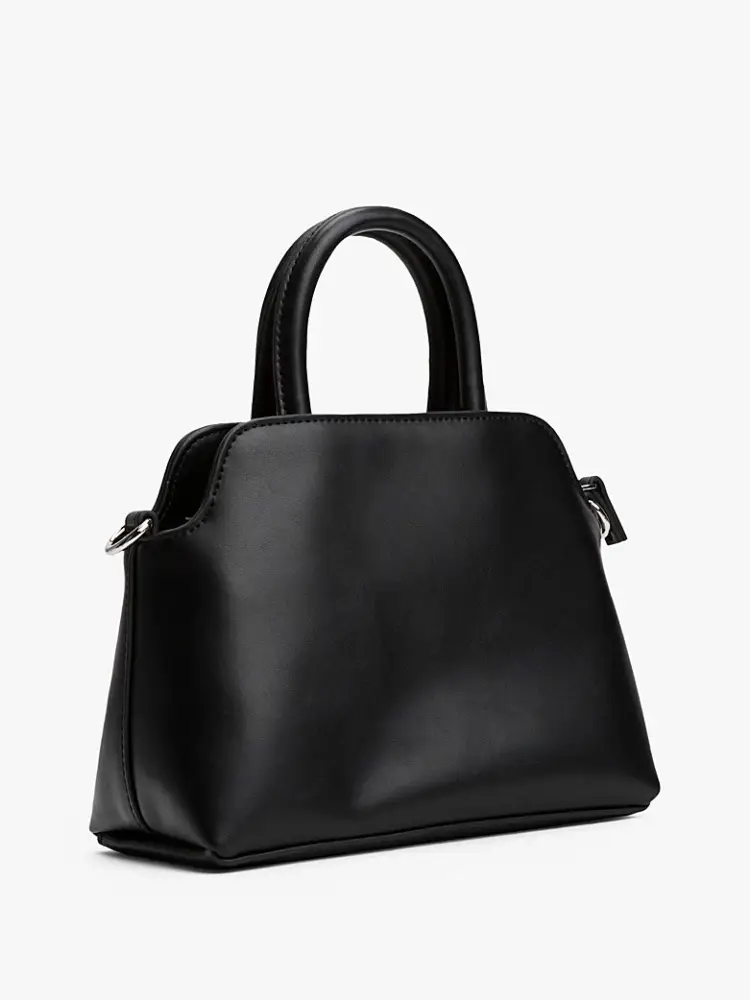 borsa nera donna in ecopelle liscia con tracolla logo sul davanti miniatura 2