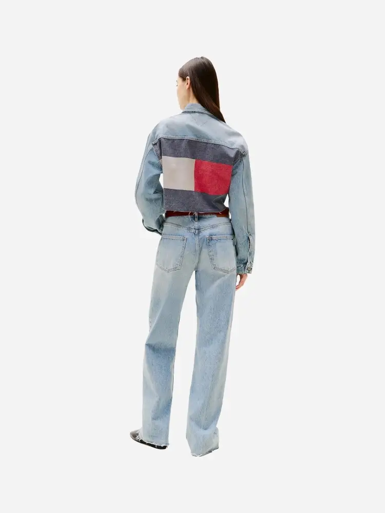 giubbotto in denim chiaro donna crop maxi logo sul retro miniatura 3