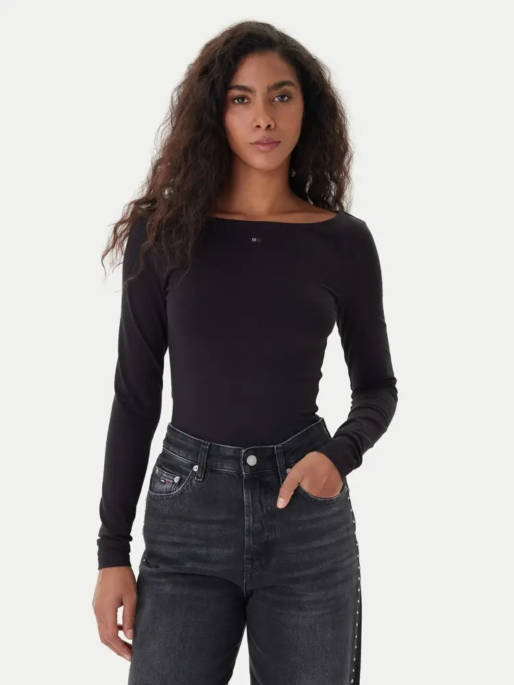 maglia nera donna logo sul petto