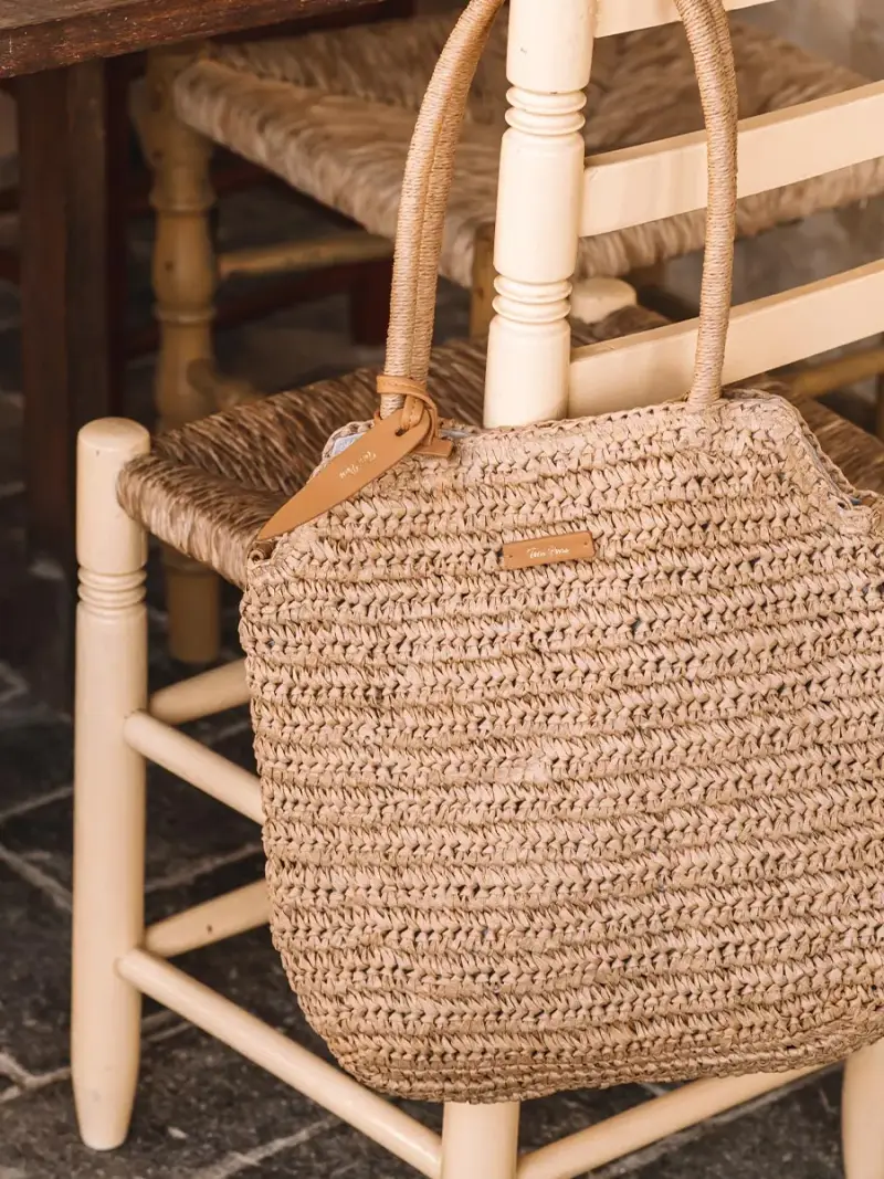 Borsa in rafia di carta con tracolla removibile NATURALE