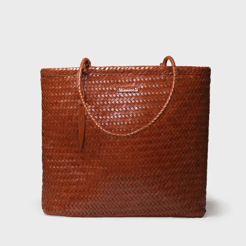 Borsa shopper in pelle intrecciata con tracolla regolabile CUOIO