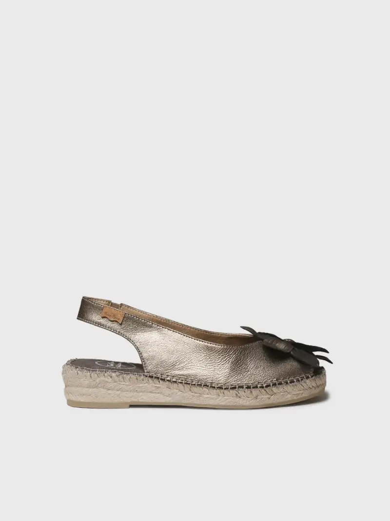 Espadrillas basse da donna metallizzate con fiore | ERICA-FN PLOMO