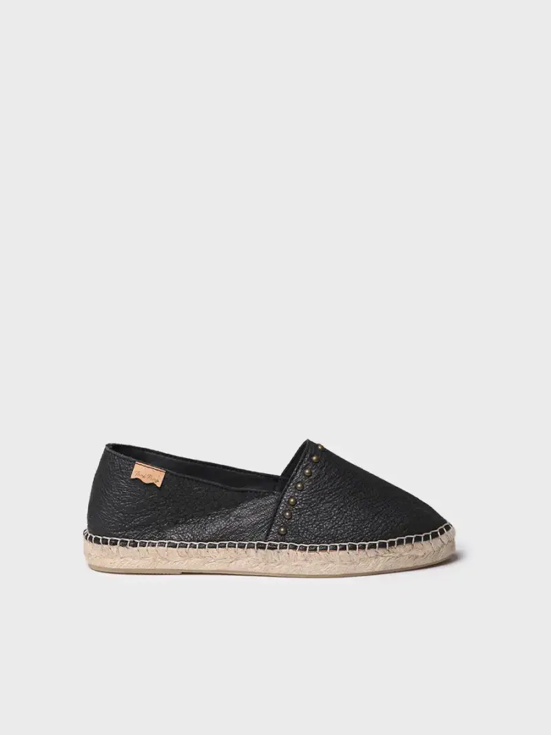 Espadrillas piatte da donna in pelle con borchiette NERO