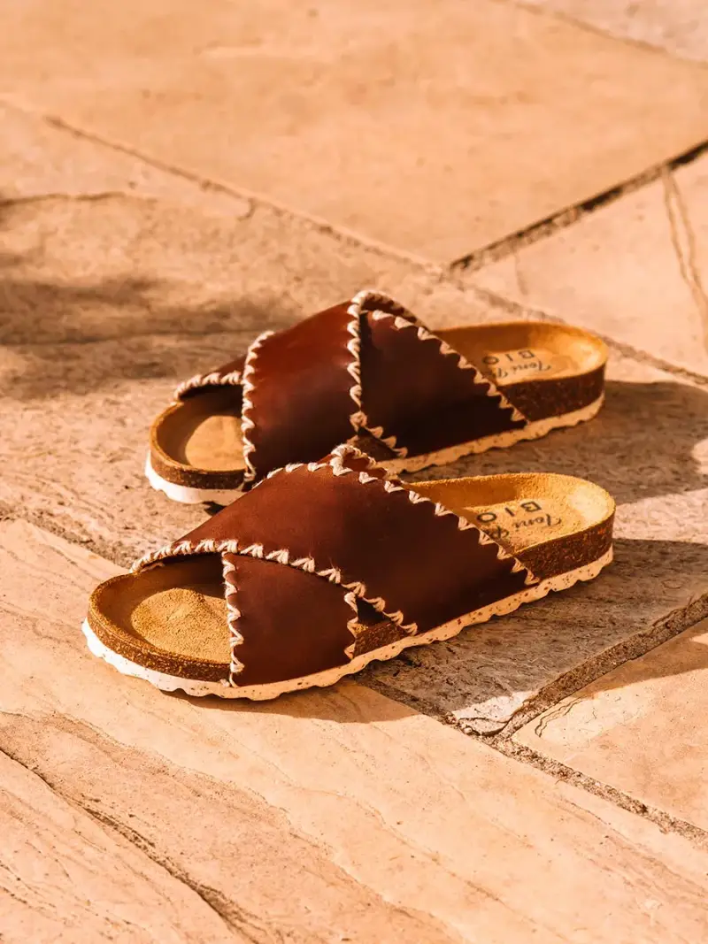 Sandalo BIO da donna in pelle con cinturini incrociati CUOIO