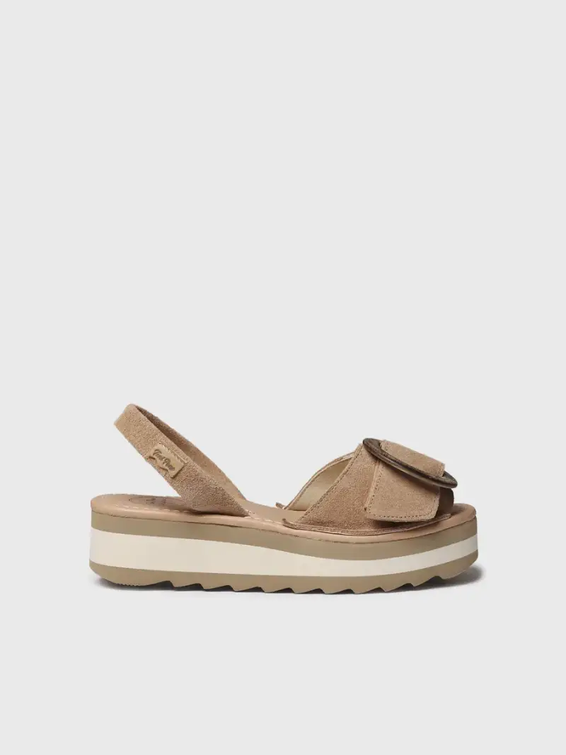 Sandalo da donna in camoscio con fibbia decorativa | SAURA CAMEL