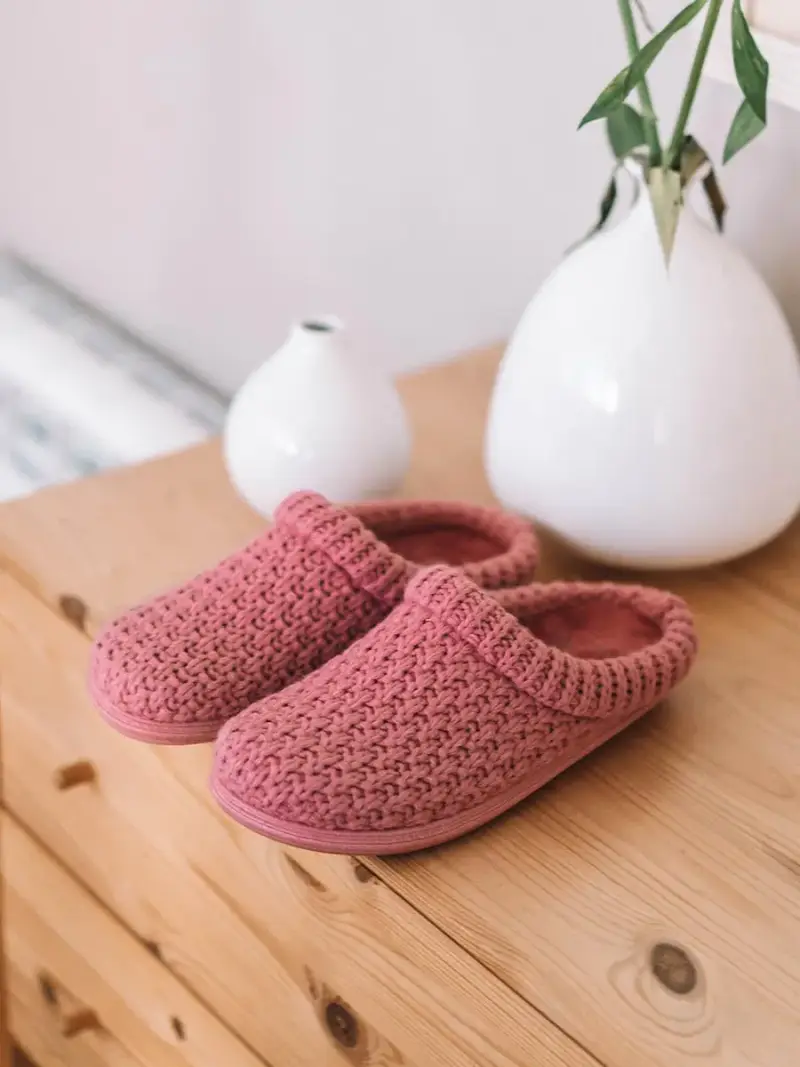 Slippers para mujer en tejido trenzado en Gris | DOMI-SR ROSA