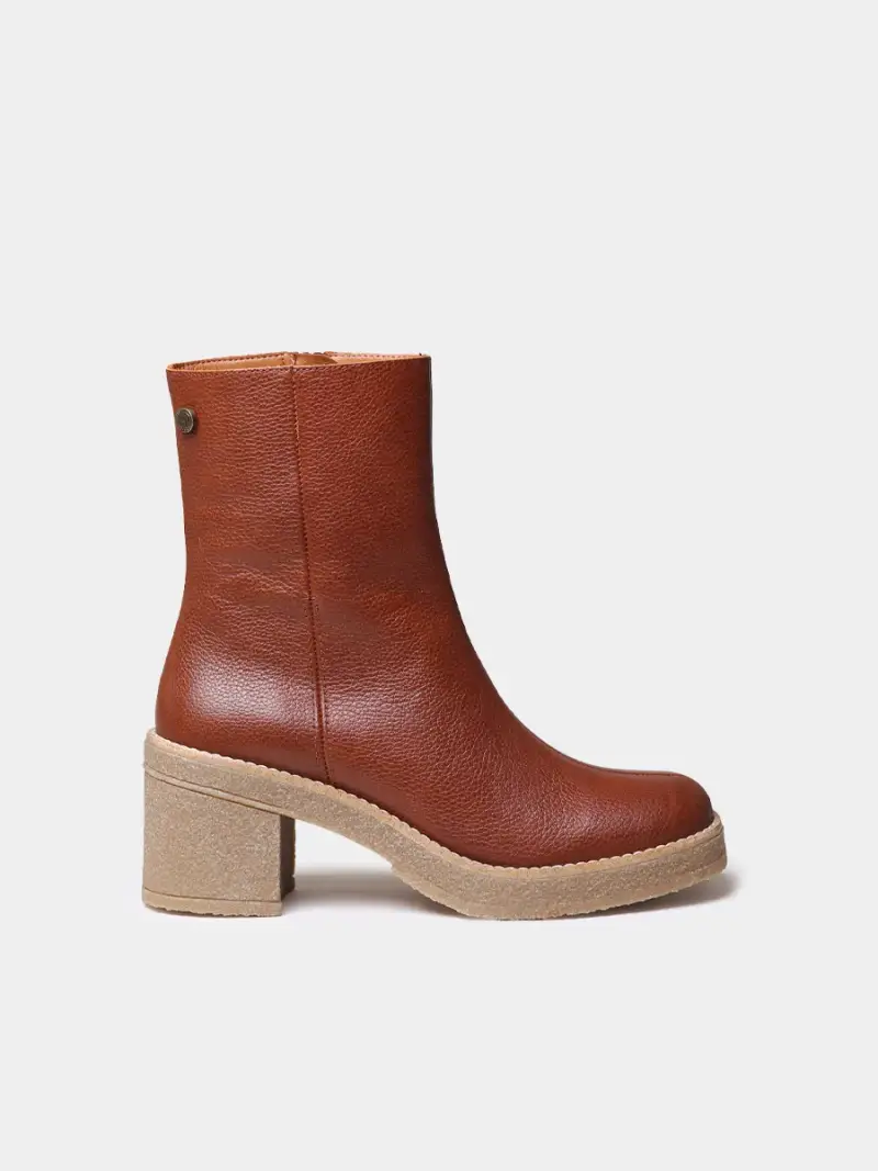 Stivaletto da donna in pelle con platform e tacco largo CAMMELLO