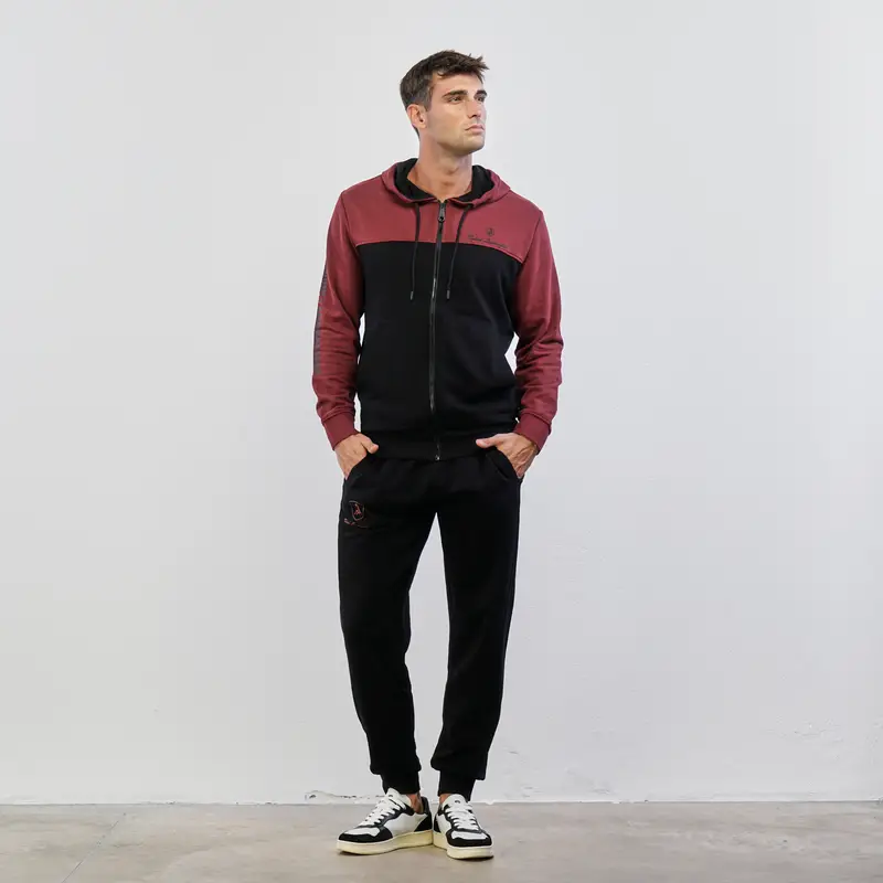 Pantaloni neri con tasche