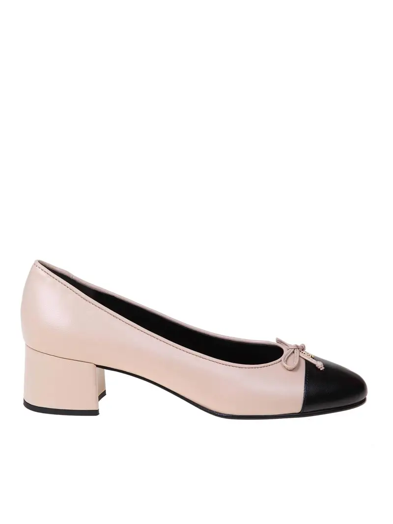pump cap-toe in pelle con fiocco Rosa