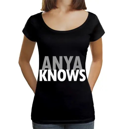 T-shirt da donna scollo amplio Loose Fit Anya conosce madre mamma divertente Ungheria