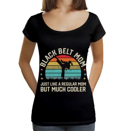 T-shirt da donna scollo amplio Loose Fit mamma cintura nera karate jiu jitsu