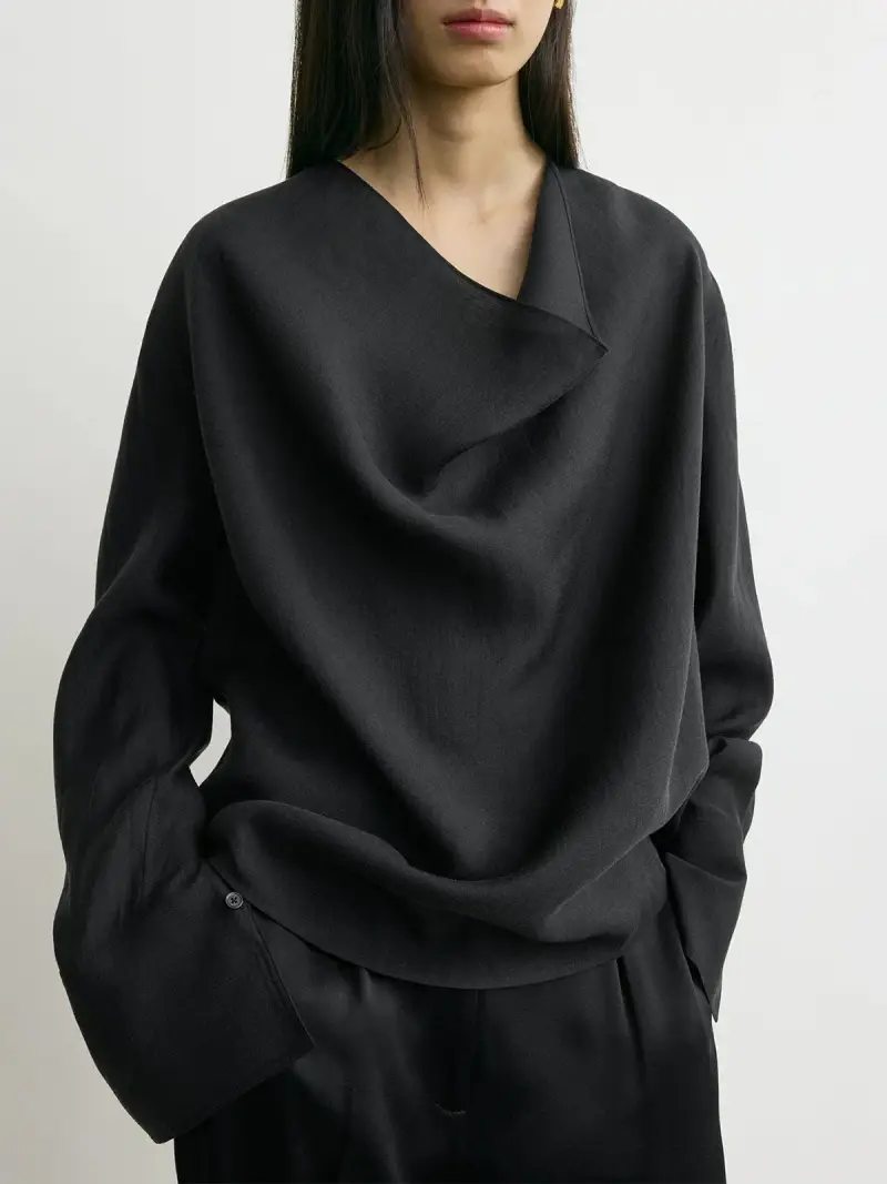 Toteme Blusa drappeggiata nera miniatura 3