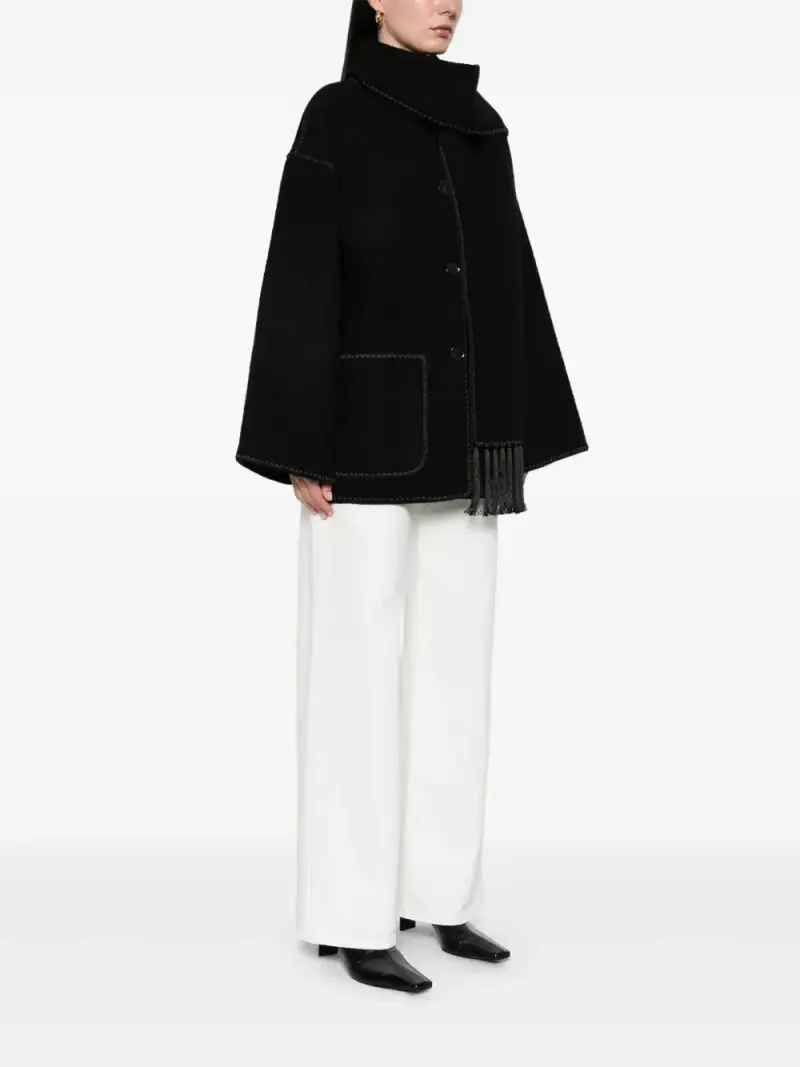 Toteme Cappotto nero con sciarpa e frange miniatura 3