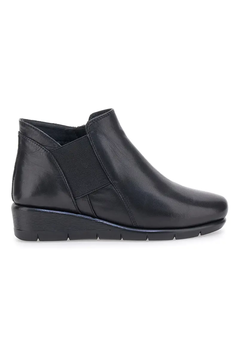 Tronchetti neri con zeppa e memory foam Pittarello 11690