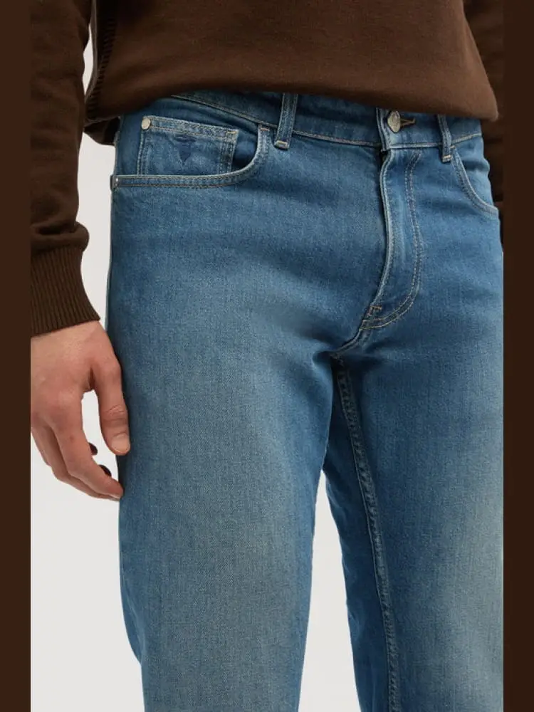 jeans in denim comfort 370 slim blu chiaro sabbiato miniatura 3