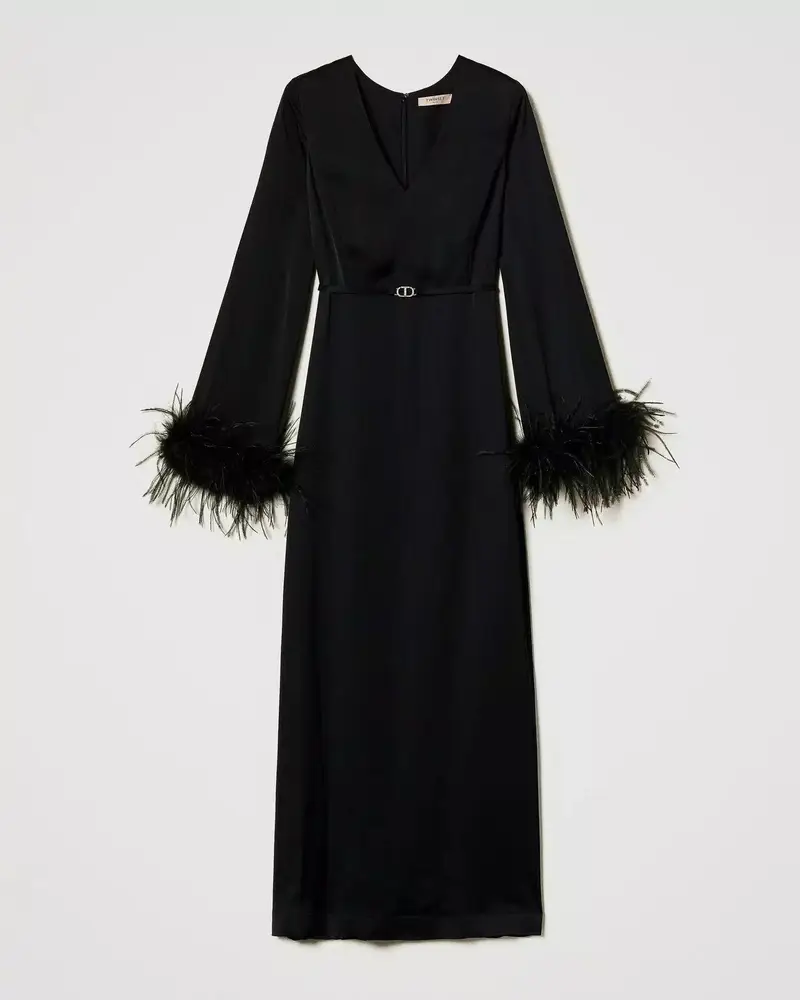 Abito lungo in raso con piume nero