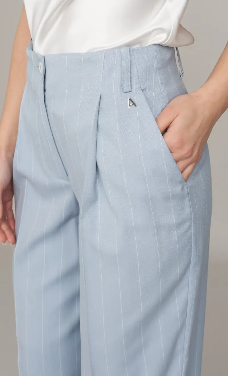 Pantalone gessato twinset actitude con pinces, colore celeste miniatura 2