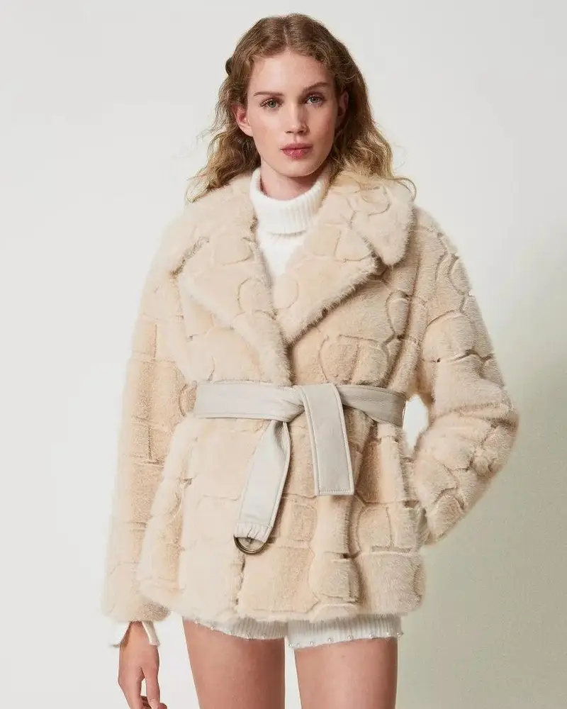 Cappotto corto con cintura panna