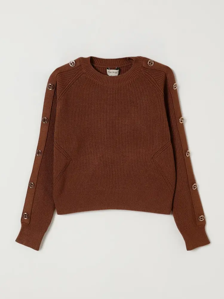 maglia junior a girocollo in misto viscosa cammello con bottoni logati