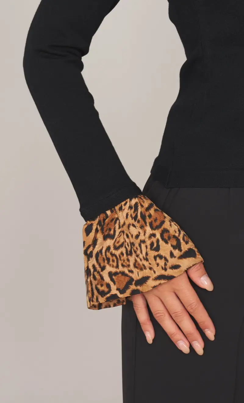 TWINSET Maglia scollo a v con polsi animalier, colore nero miniatura 2