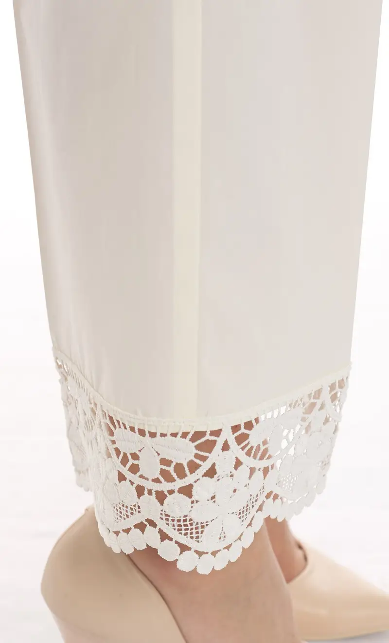 Pantalone twinset cropped con bordo in pizzo, colore bianco miniatura 2