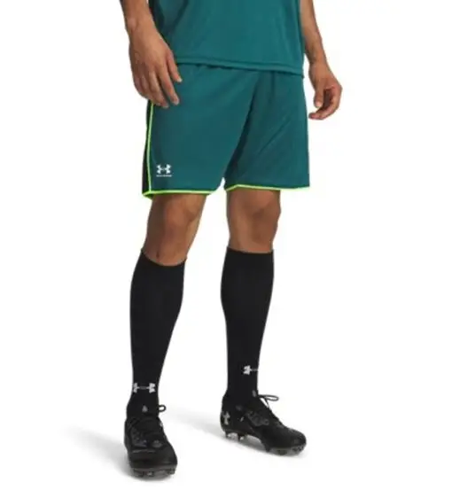 Challenger Train - pantaloni corti calcio - uomo Green
