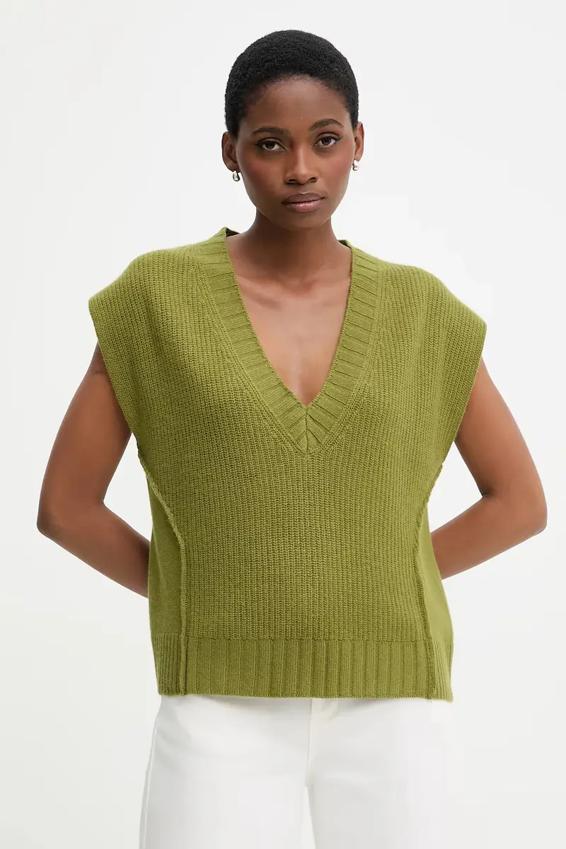 gilet con lana colore verde 126WD4033