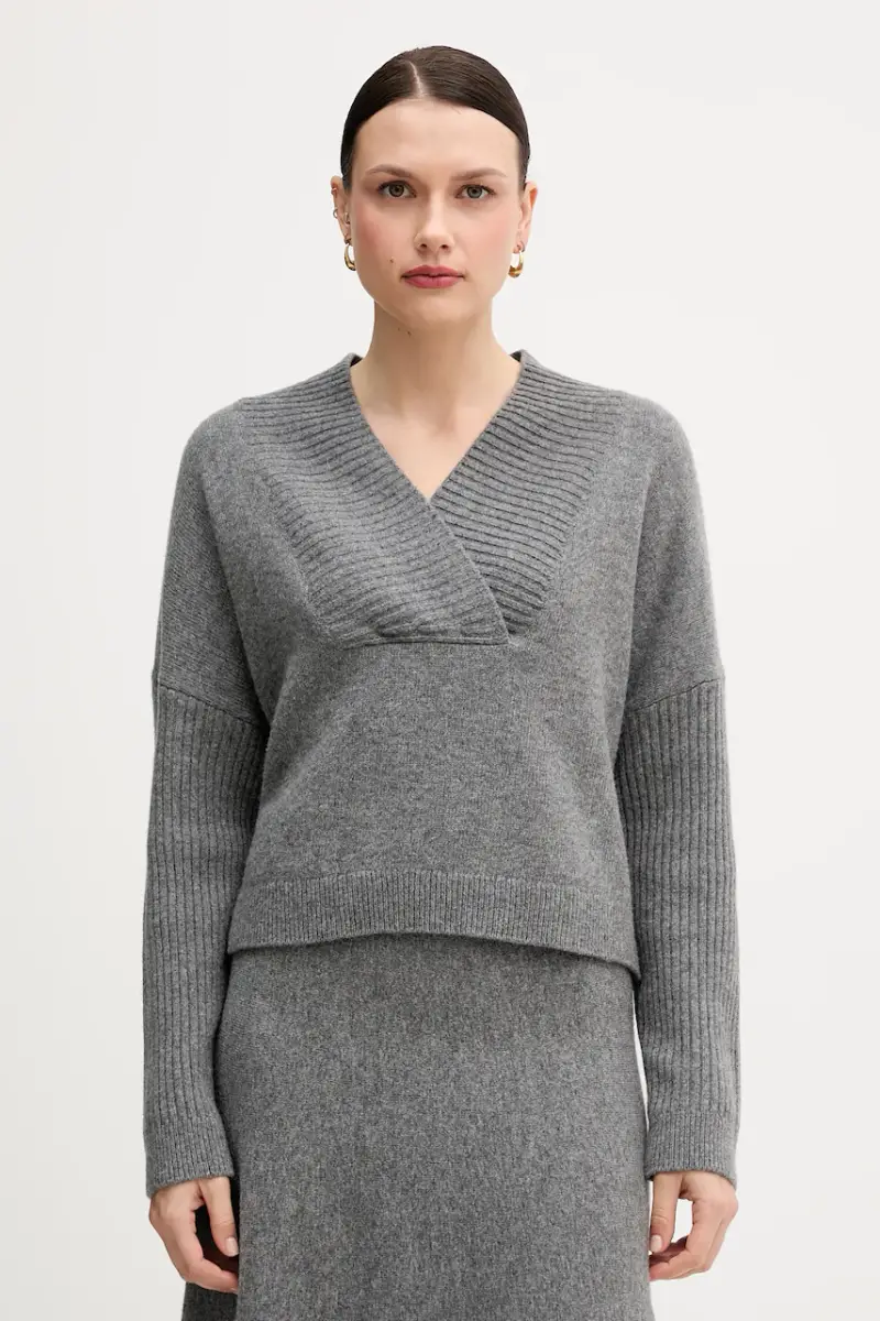 maglione con lana colore grigio 1444D403H