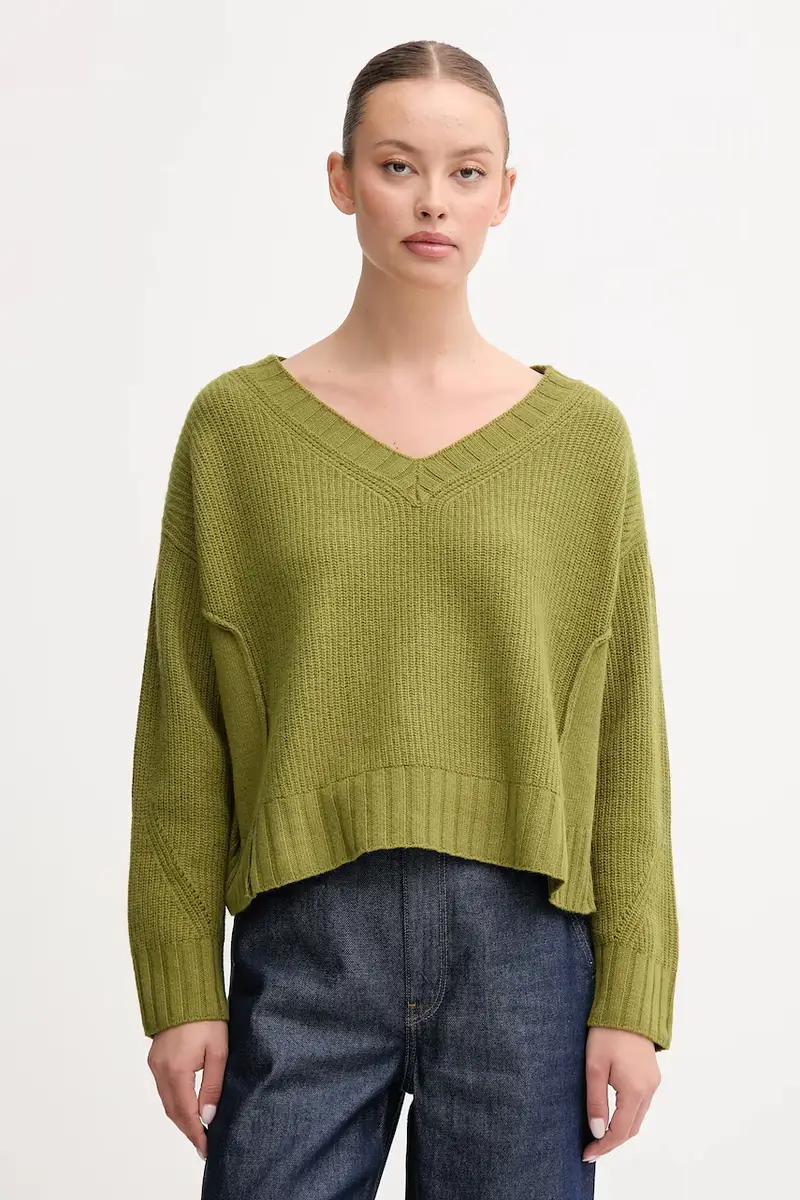 maglione con lana colore verde 126WD402Z