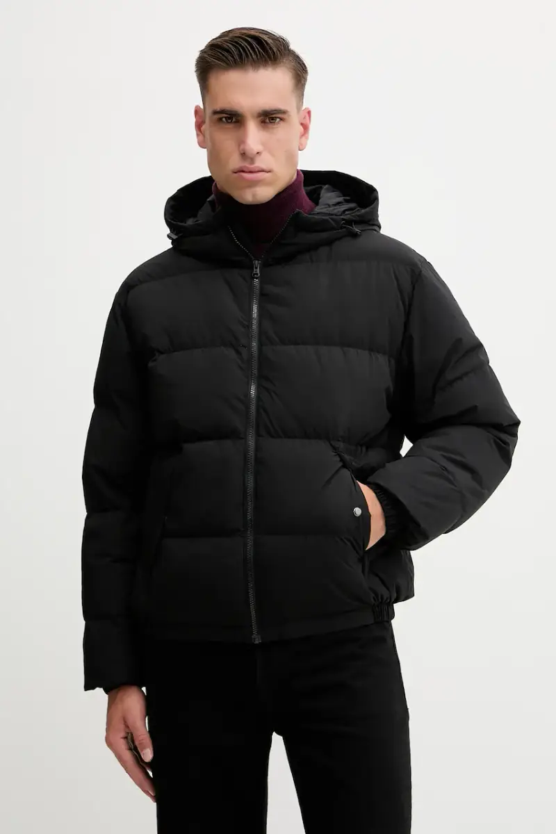 piumino uomo colore nero 2JF8UN05E