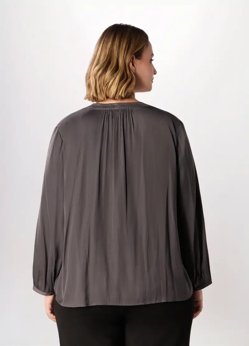 Blusa In Raso Con Scollo A V Donna Curvy, Grigio scuro miniatura 2
