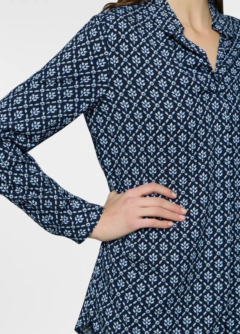 Blusa Regular Fit In Pura Viscosa Con Scollo A V Donna, Blu navy miniatura 3