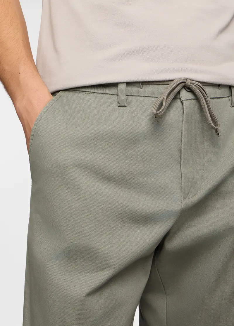 Pantaloni Chino Relaxed Fit In Twill Di Cotone Uomo, Verde antracite miniatura 3