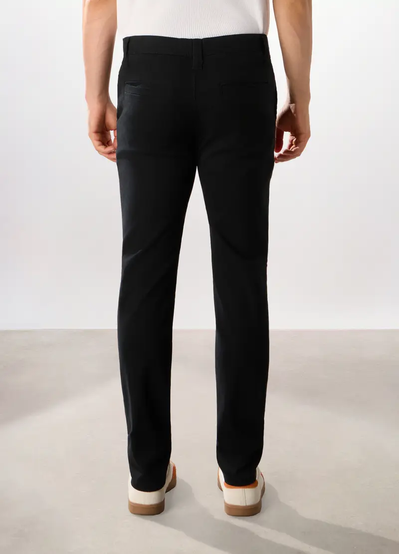 Pantaloni Chino Slim Fit In Cotone Stretch Uomo, Nero miniatura 2