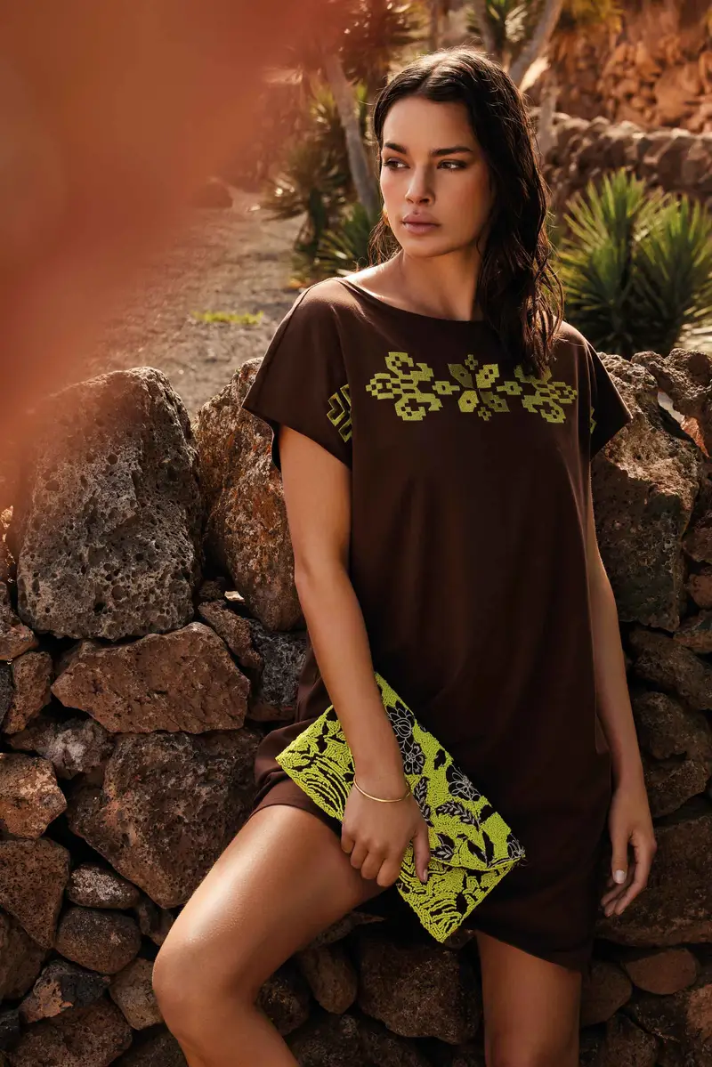 T-SHIRT OVERSIZE FLORA LIME | Colore Marrone |