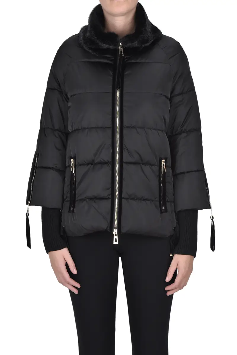 Piumino con collo in ecopelliccia Nero