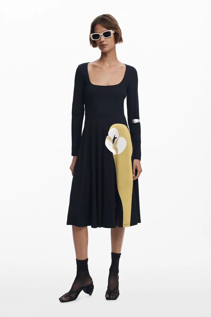 Vestito svasato a giglio