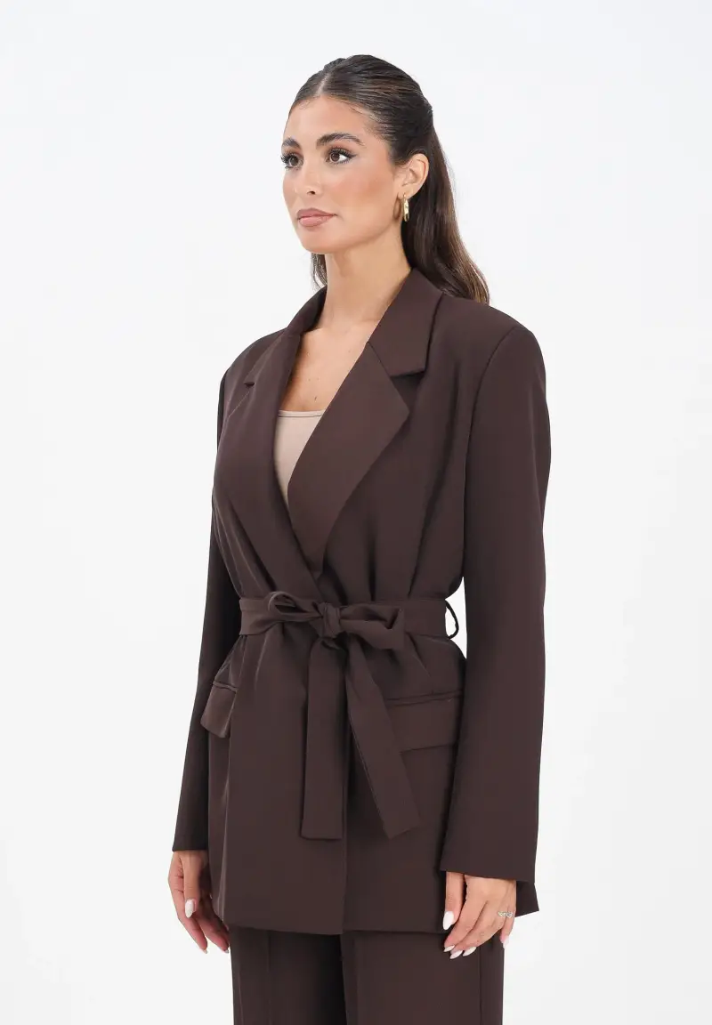 Giacca marrone da donna con cintura