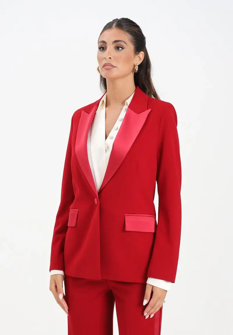 Giacca rossa da donna con inserti in raso