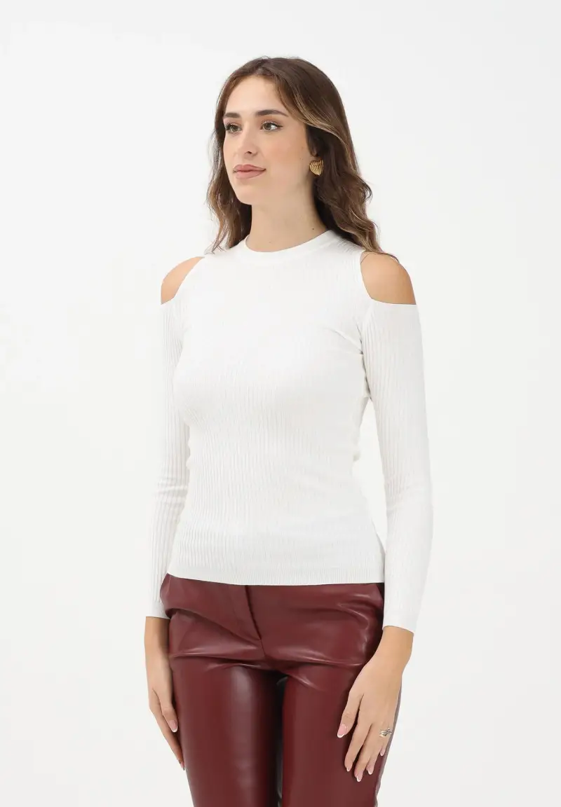Maglia girocollo bianca da donna con spalle scoperte