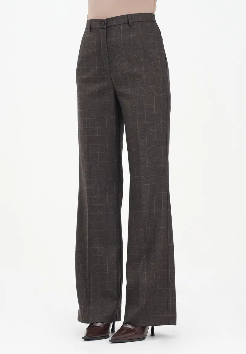 Pantalone elegante marrone da donna con motivo a quadri sottili