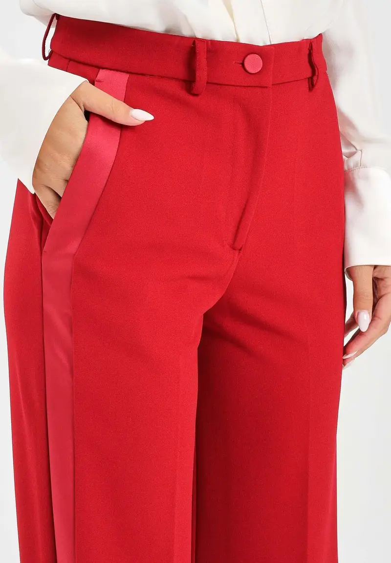 Pantalone elegante rosso da donna con bande laterali in raso miniatura 3