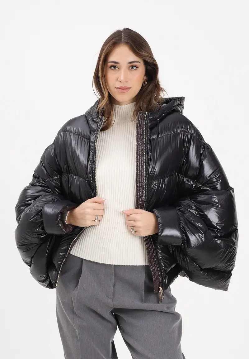 Piumino nero da donna con manica a pipistrello miniatura 2