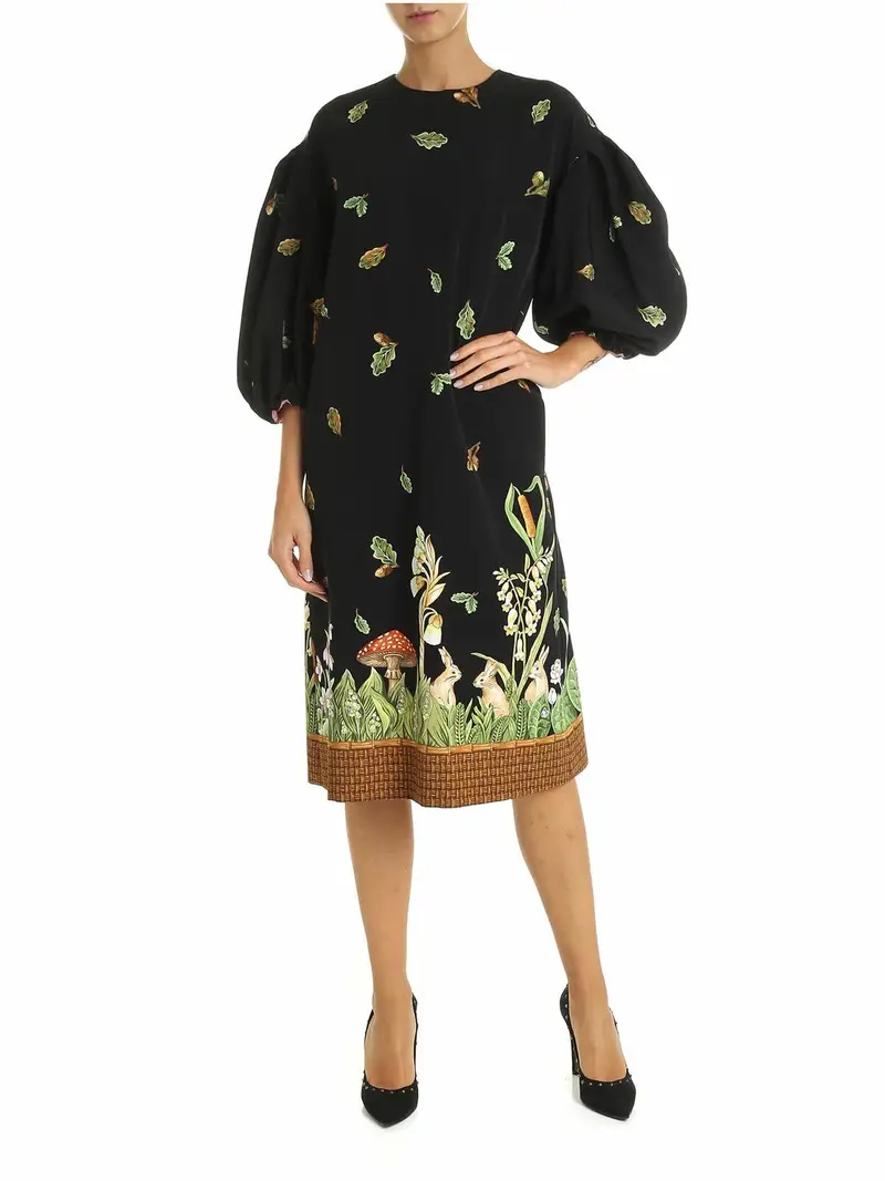 Abito nero con stampa bosco