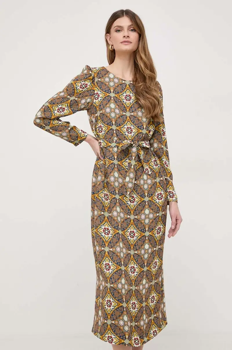 vestito colore giallo