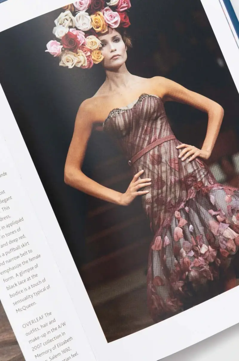 libro Little Book of Alexander McQueen, Karen Homer Multicolore miniatura 2