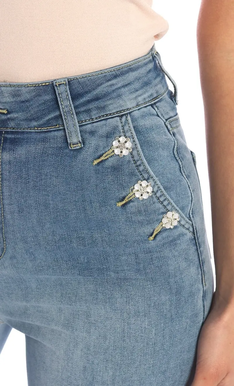 Jeans white wise a zampa con bottoni gioiello, colore azzurro miniatura 2