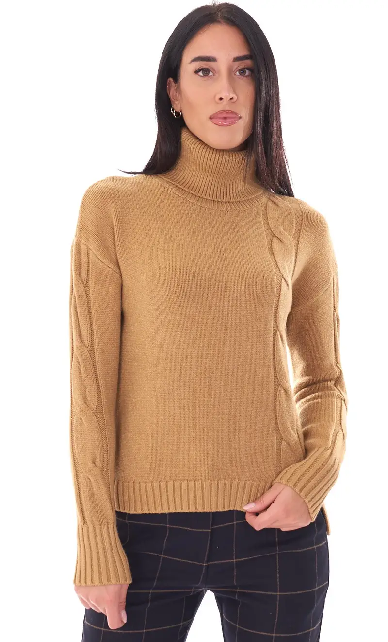 Maglia dolcevita white wise con trecce e spacchi, colore cammello